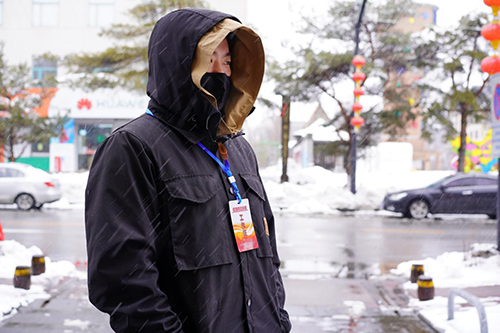 春雪中的守望者：疫情不除，我們不散