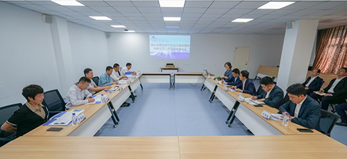 省森工集團(tuán)露水河林業(yè)局與長白山旅游股份有限公司就森林旅游、促進(jìn)林業(yè)轉(zhuǎn)型升級(jí)開展業(yè)務(wù)對(duì)接