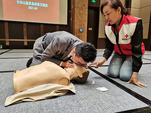 “護(hù)航長白山旅游服務(wù)，獻(xiàn)禮建黨百年”救護(hù)培訓(xùn)活動